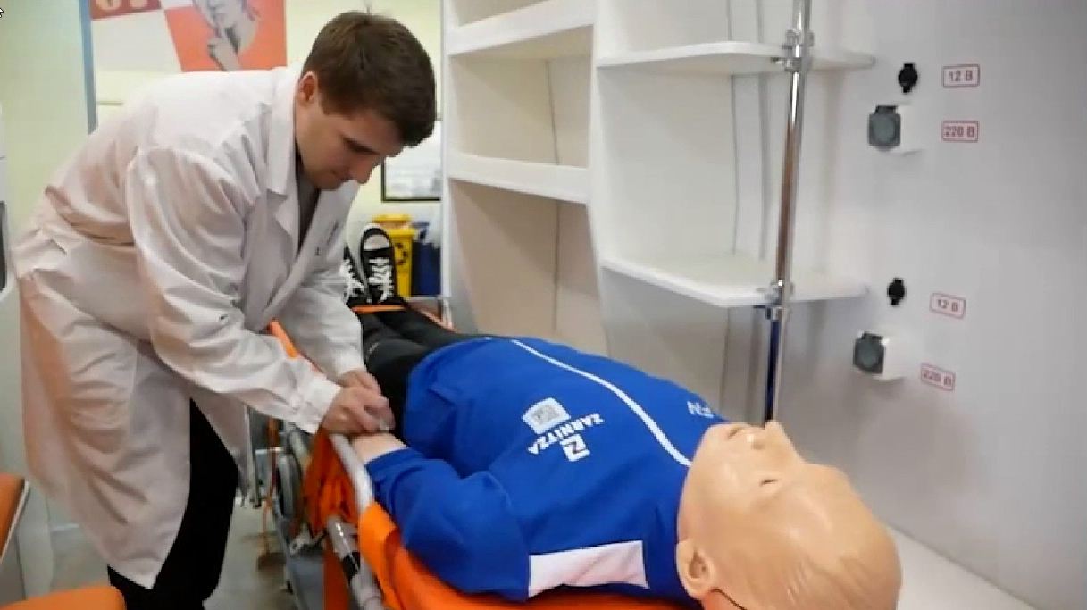 Тренажерный комплекс "Макет автомобиля скорой медицинской помощи" с имитацией движения (установленный на динамической платформе) — купить в МЕДСЕТ