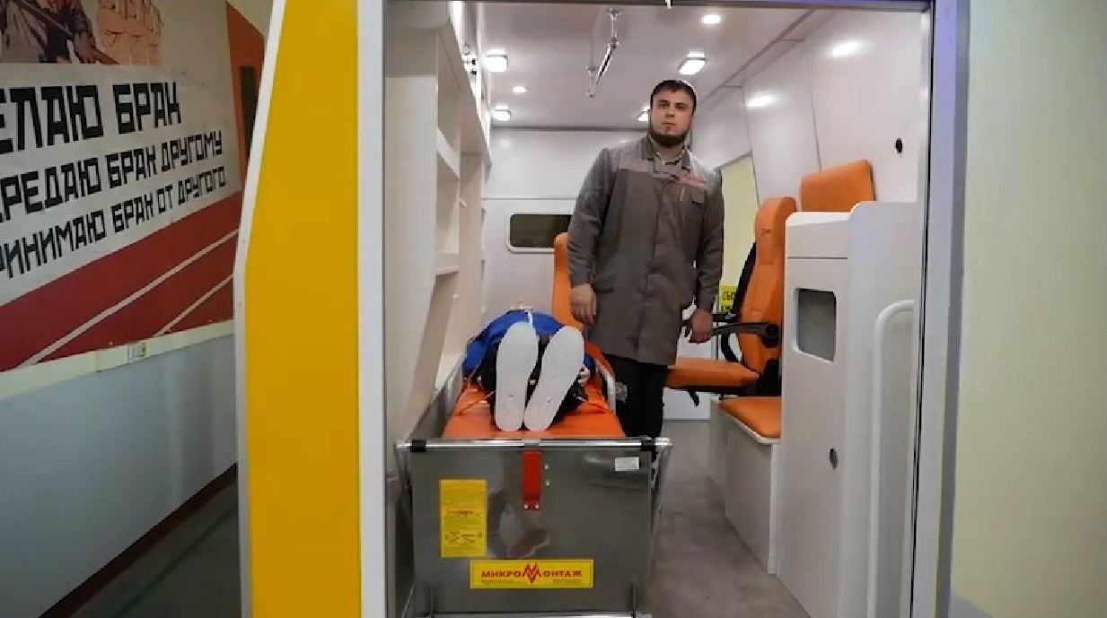 Тренажерный комплекс "Макет автомобиля скорой медицинской помощи" с имитацией движения (установленный на динамической платформе) — купить в МЕДСЕТ