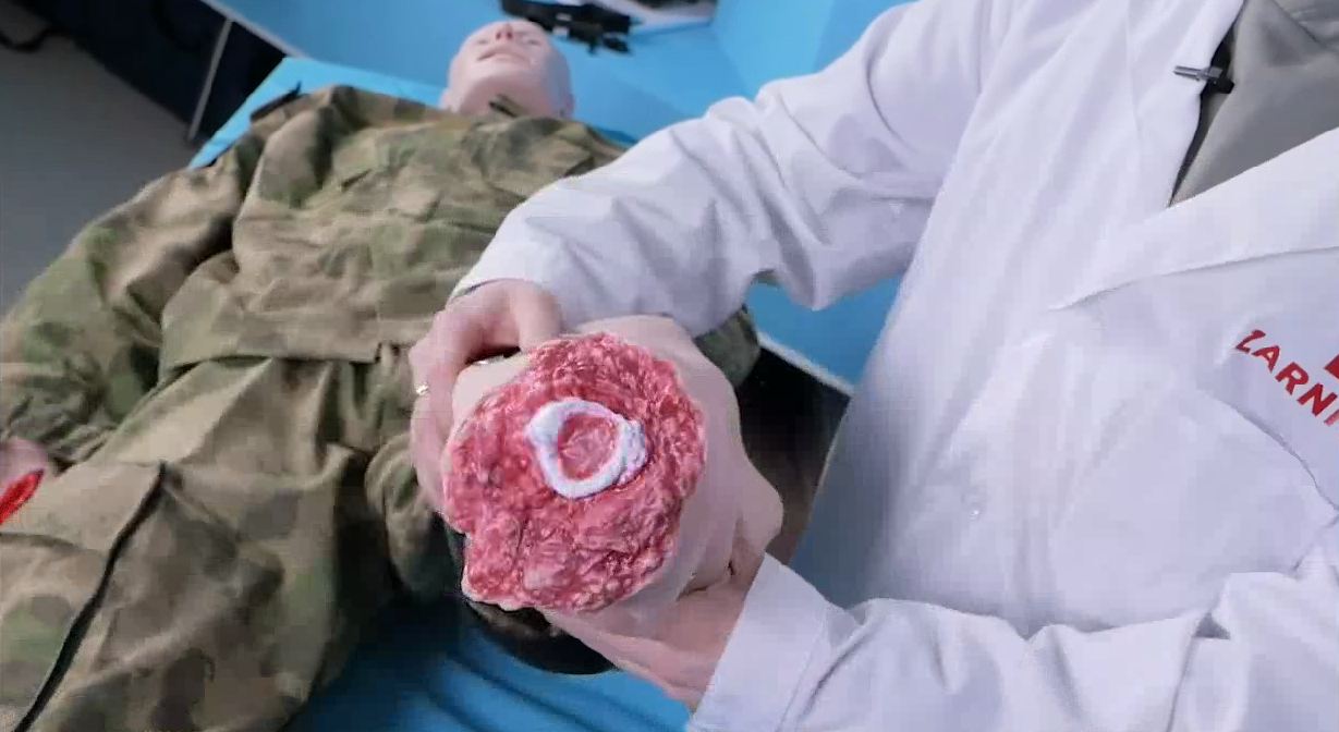 Тренажер-манекен взрослого пострадавшего для отработки навыков первой помощи при боевых действиях Слава; 90 кг — купить в МЕДСЕТ