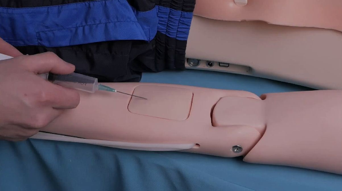 Робот-тренажер манекен "Антон-1" — купить в МЕДСЕТ