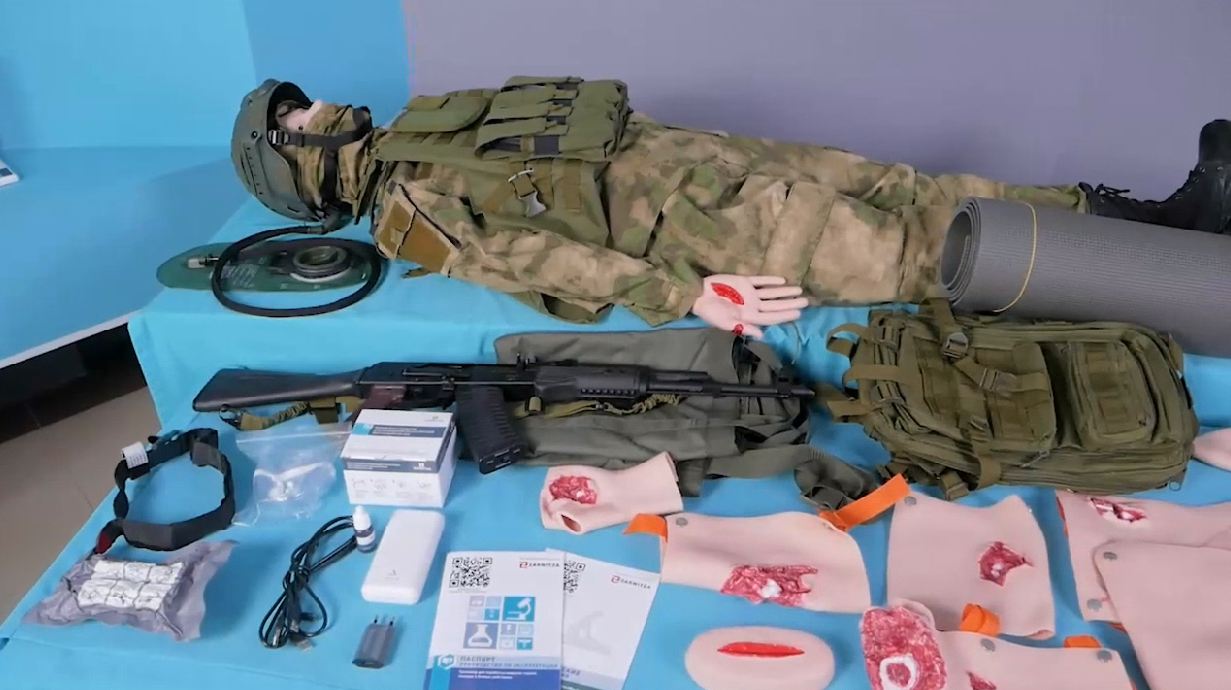 Тренажер-манекен взрослого пострадавшего для отработки навыков первой помощи при боевых действиях Слава; 90 кг — купить в МЕДСЕТ