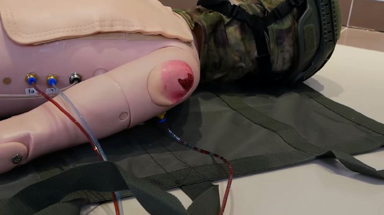 Тренажер-манекен взрослого пострадавшего для отработки навыков первой помощи при боевых действиях Слава; 90 кг — купить в МЕДСЕТ