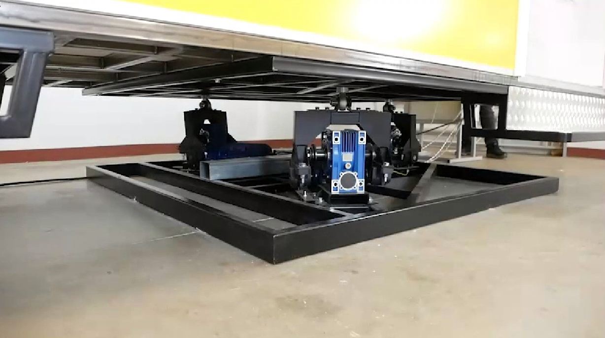 Тренажерный комплекс "Макет автомобиля скорой медицинской помощи" с имитацией движения (установленный на динамической платформе) — купить в МЕДСЕТ