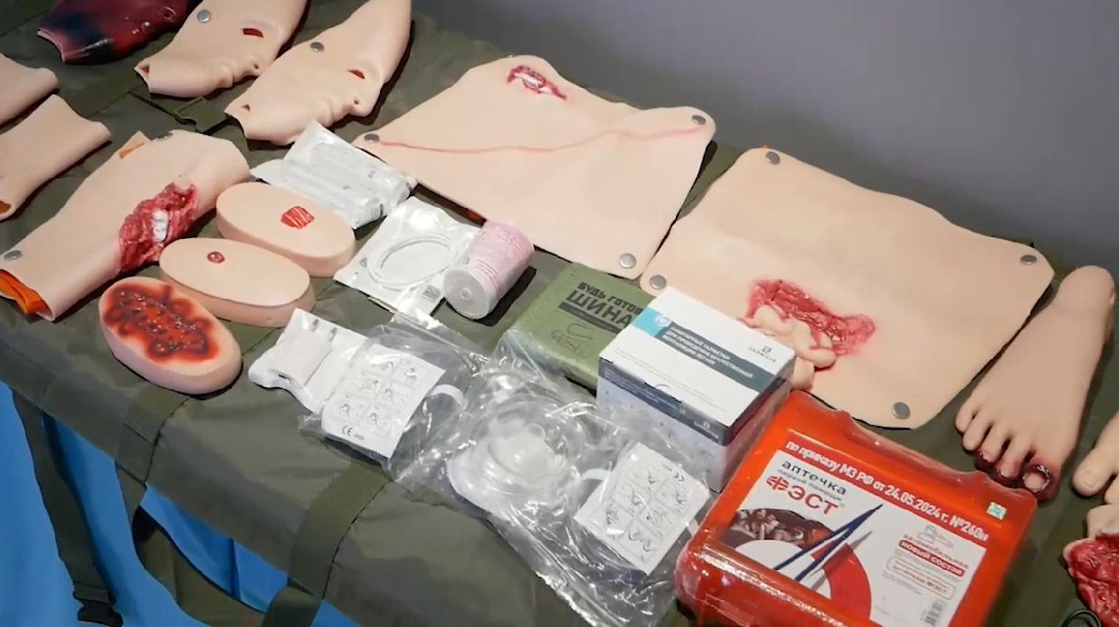 Тренажер-манекен взрослого пострадавшего для отработки навыков первой помощи при боевых действиях Слава; 90 кг — купить в МЕДСЕТ