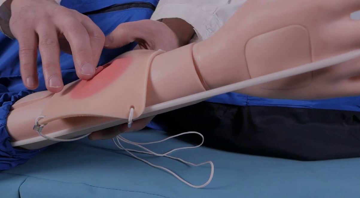 Робот-тренажер манекен "Антон-1" — купить в МЕДСЕТ