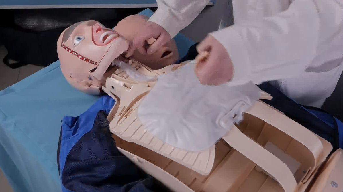 Робот-тренажер манекен "Антон-1" — купить в МЕДСЕТ