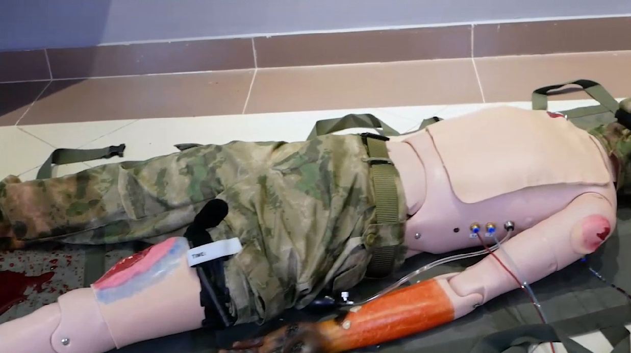 Тренажер-манекен взрослого пострадавшего для отработки навыков первой помощи при боевых действиях Слава; 90 кг — купить в МЕДСЕТ