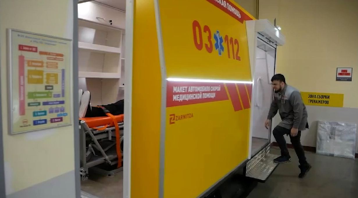 Тренажерный комплекс "Макет автомобиля скорой медицинской помощи" с имитацией движения (установленный на динамической платформе) — купить в МЕДСЕТ