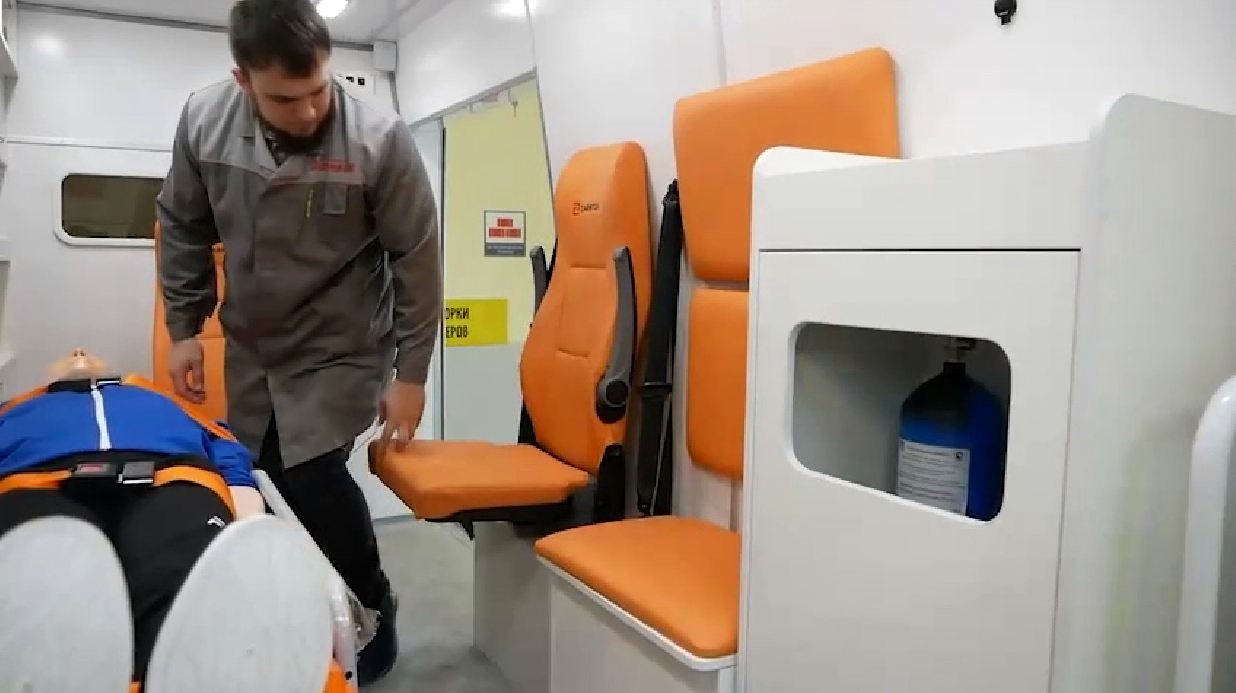 Тренажерный комплекс "Макет автомобиля скорой медицинской помощи" с имитацией движения (установленный на динамической платформе) — купить в МЕДСЕТ