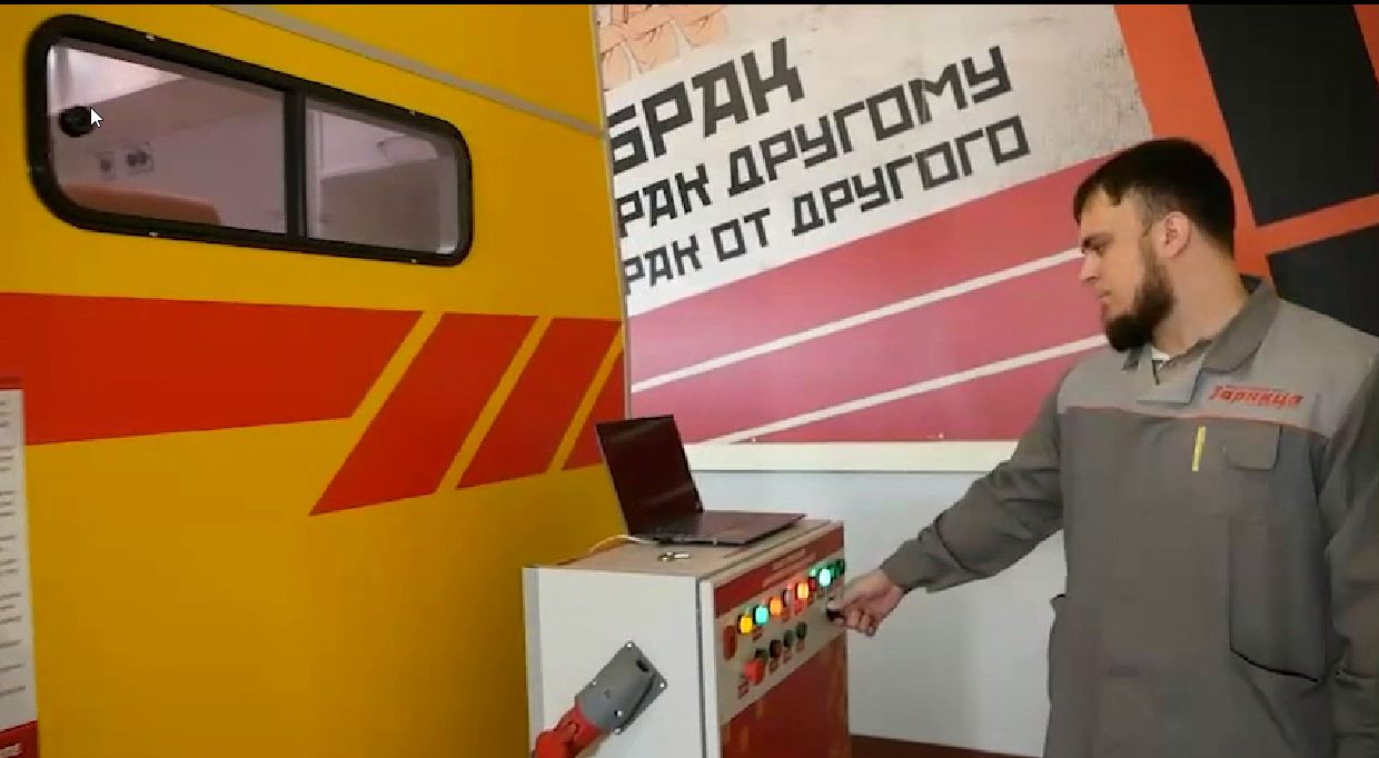 Тренажерный комплекс "Макет автомобиля скорой медицинской помощи" с имитацией движения (установленный на динамической платформе) — купить в МЕДСЕТ