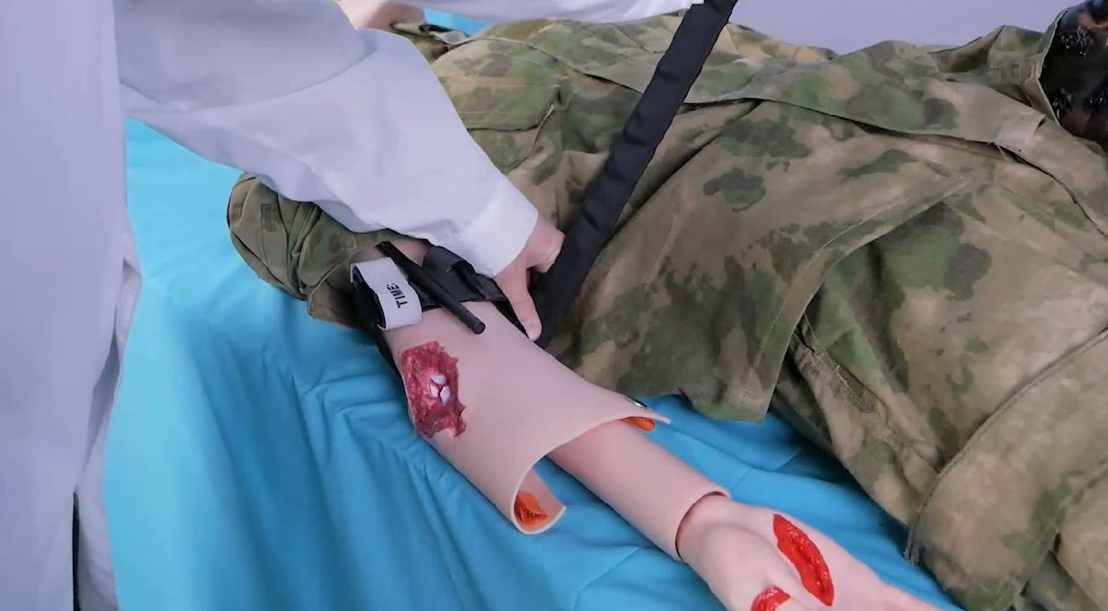 Тренажер-манекен взрослого пострадавшего для отработки навыков первой помощи при боевых действиях Слава; 90 кг — купить в МЕДСЕТ